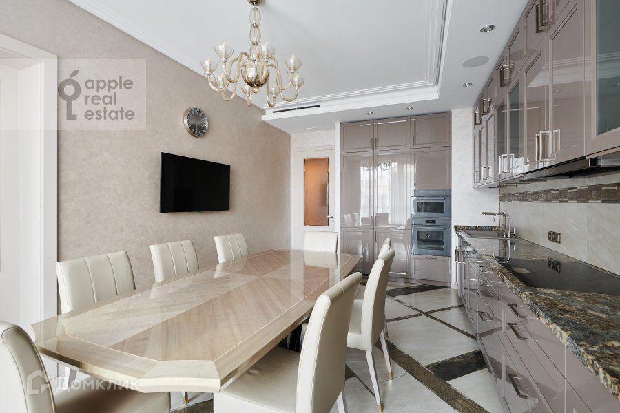 Сдаётся 6-комнатная квартира, 270 м²
