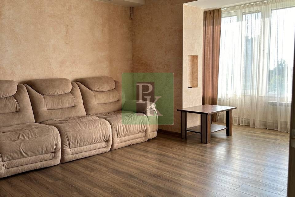 Продаётся 3-комнатная квартира, 63.8 м²