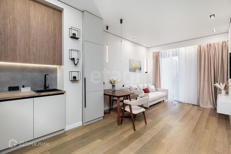 Продаётся 1-комнатная квартира, 42.2 м²