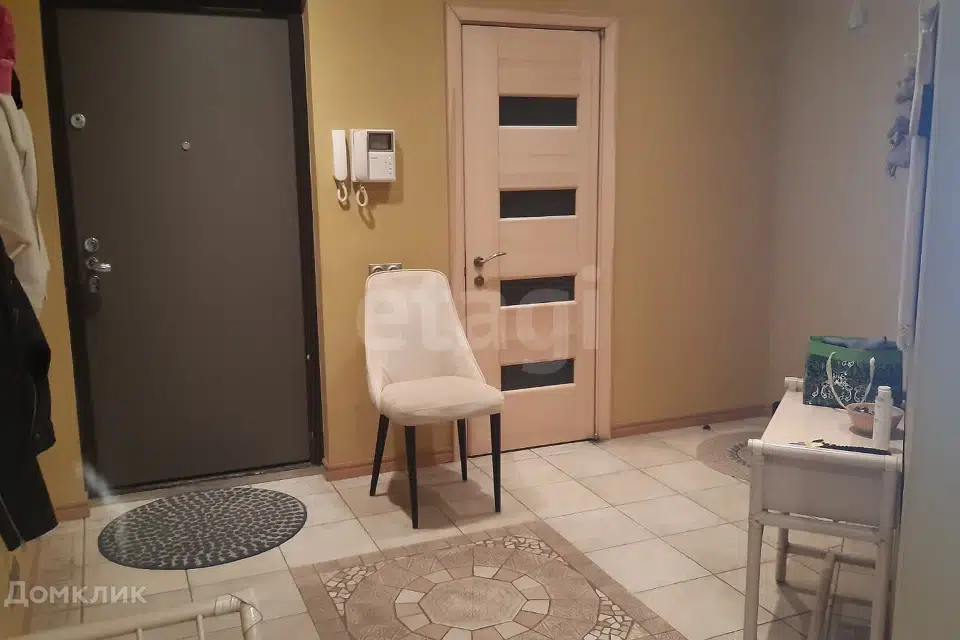 Продаётся 4-комнатная квартира, 156.1 м²
