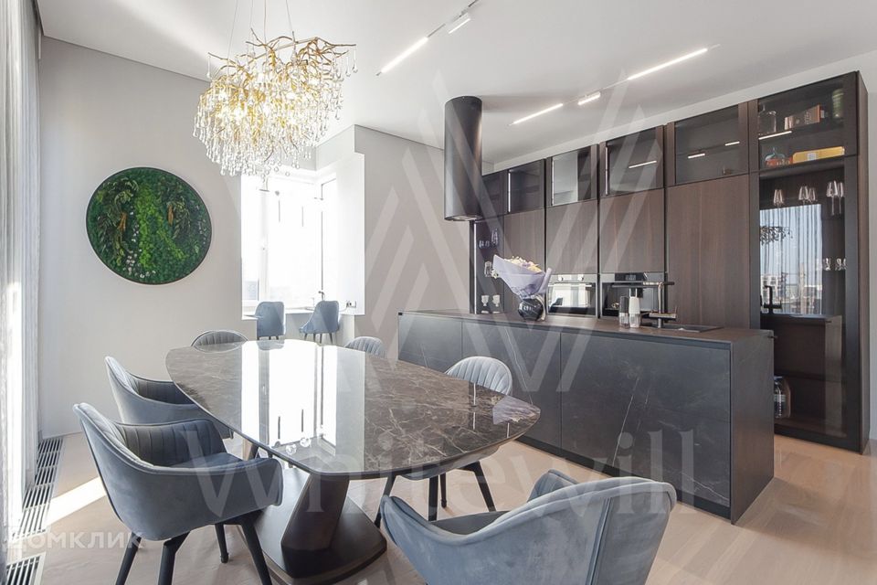 Продаётся 3-комнатная квартира, 124 м²