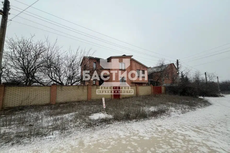 Продаётся 3-этажный дом, 340 м²