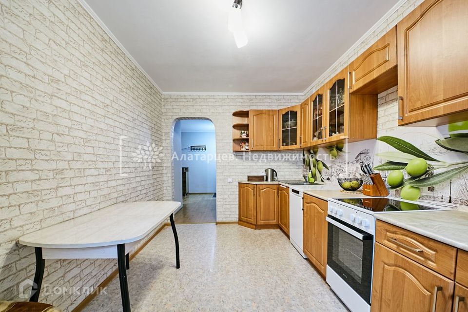 Продаётся 3-комнатная квартира, 76.7 м²