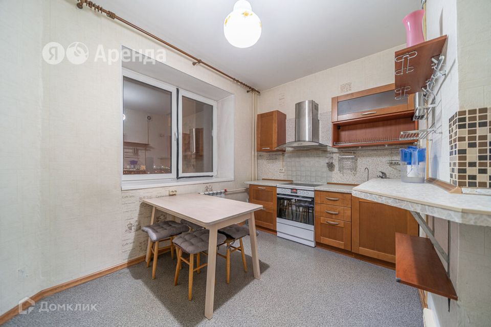 Сдаётся 2-комнатная квартира, 65 м²