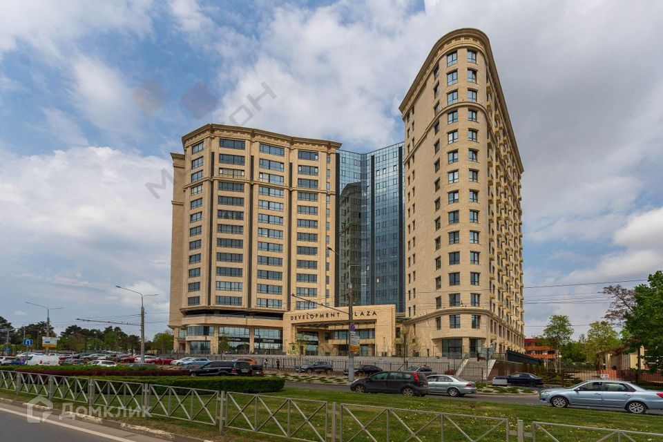 Продаётся 1-комнатная квартира, 65.7 м²