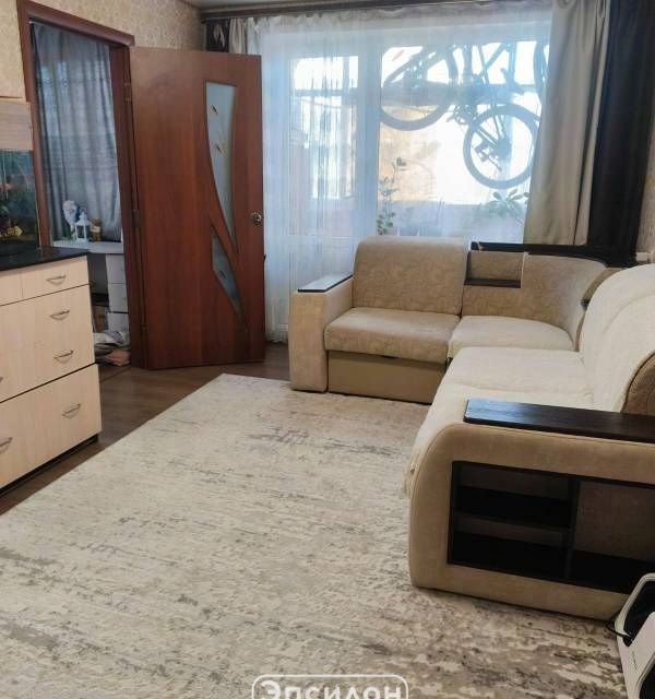 Продаётся 4-комнатная квартира, 61 м²