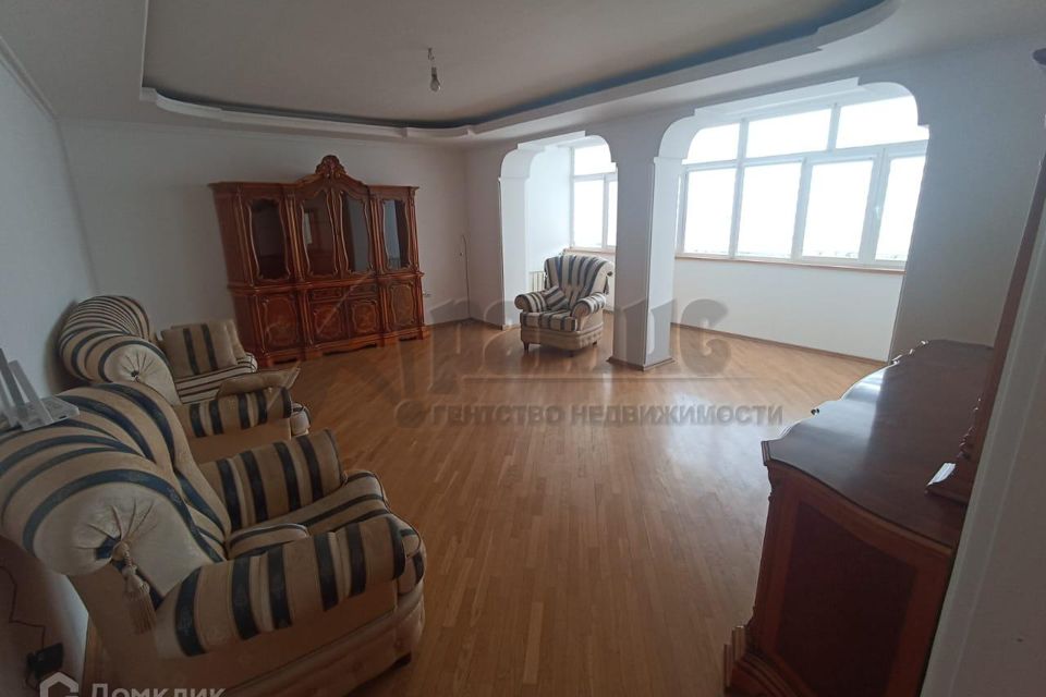 Продаётся 3-комнатная квартира, 110 м²