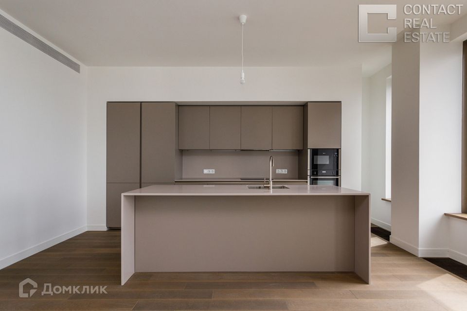 Продаётся 5-комнатная квартира, 188 м²