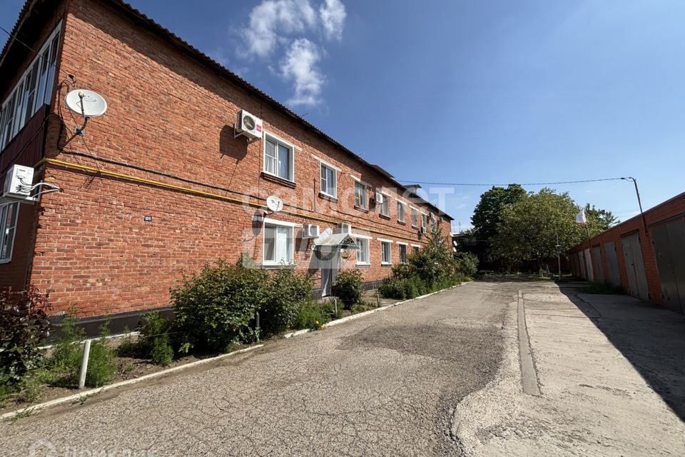 Продаётся 4-комнатная квартира, 70 м²