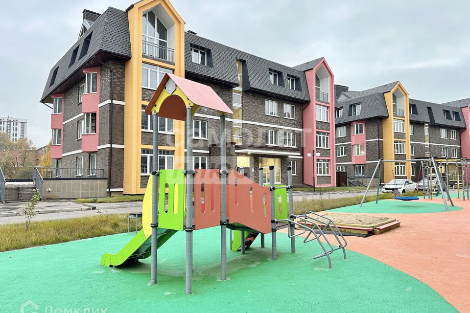 Продаётся 3-комнатная квартира, 98 м²