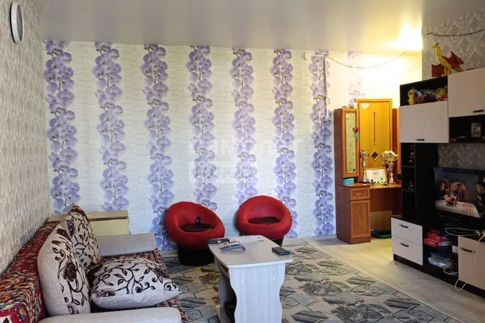 Продаётся 3-комнатная квартира, 54.9 м²