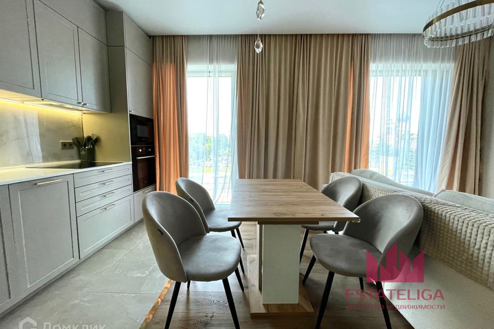 Продаётся 2-комнатная квартира, 63.4 м²
