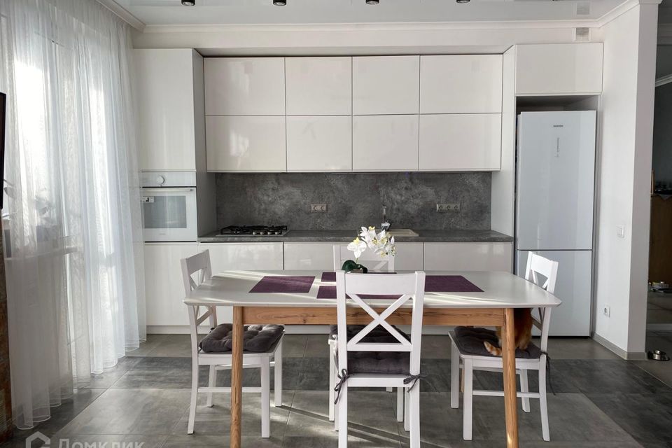 Продаётся 3-комнатная квартира, 95.8 м²