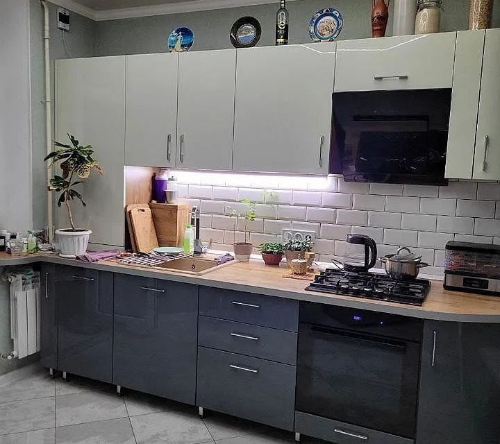 Продаётся 1-комнатная квартира, 42 м²