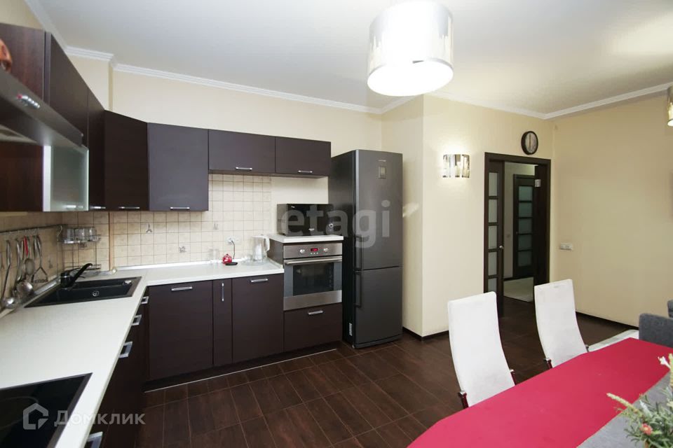 Продаётся 2-комнатная квартира, 90.1 м²