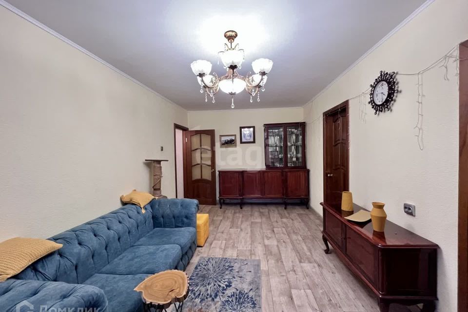Продаётся 4-комнатная квартира, 60.4 м²