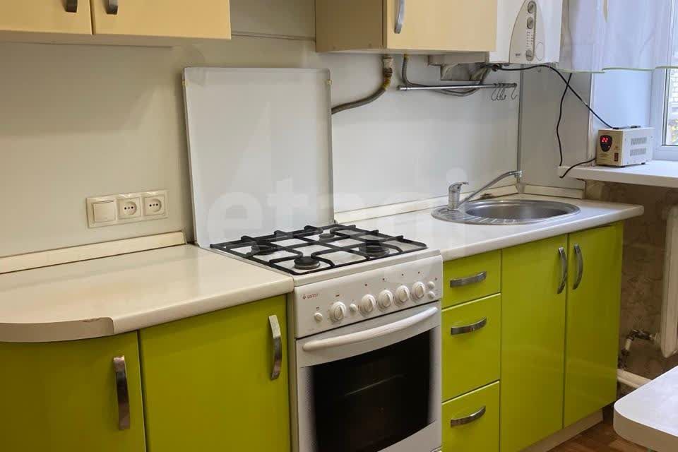 Продаётся 3-комнатная квартира, 45.6 м²