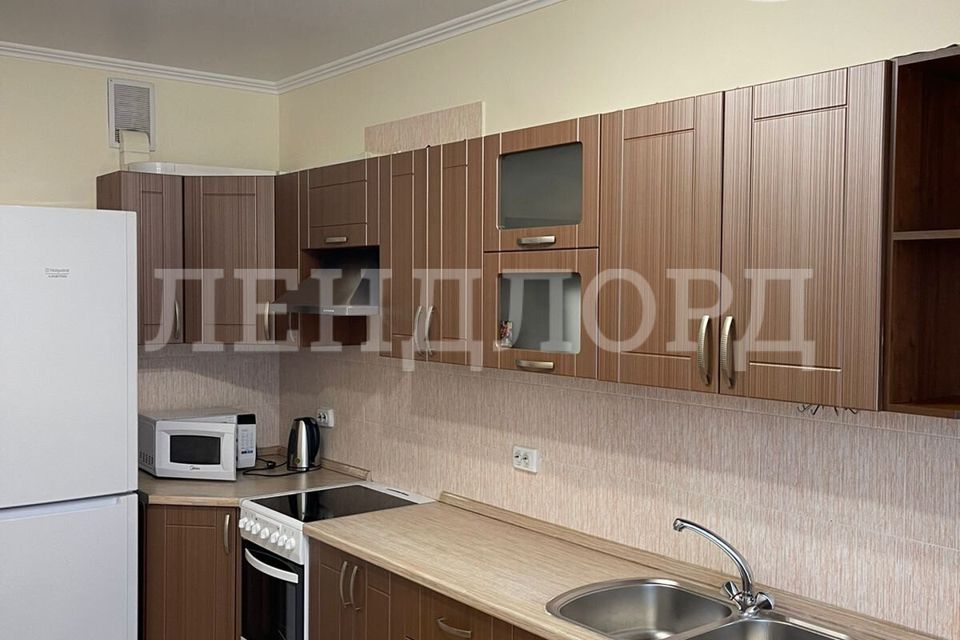 Сдаётся 1-комнатная квартира, 42 м²