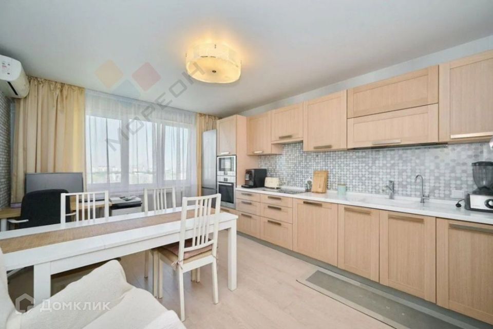 Продаётся 2-комнатная квартира, 65.7 м²