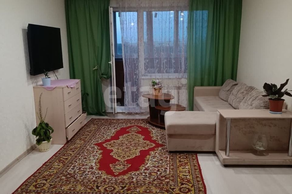 Продаётся 1-комнатная квартира, 42 м²