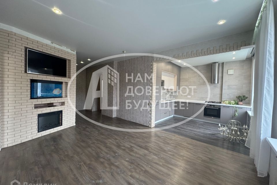 Продаётся 4-комнатная квартира, 93.6 м²