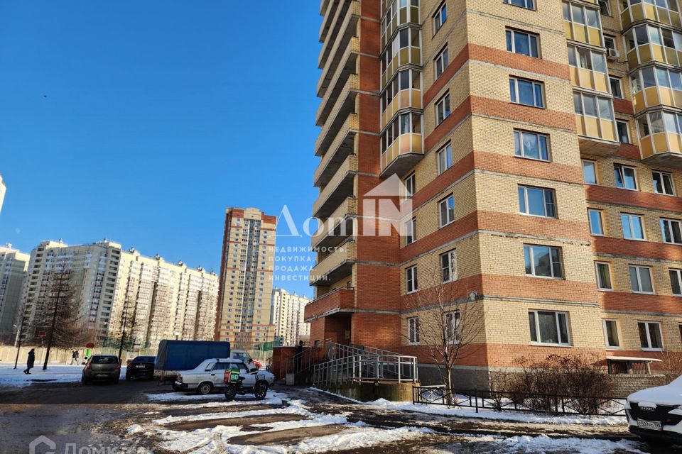 Продаётся комната в 3-комн. квартире, 12.8 м²