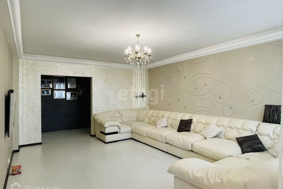Продаётся 3-комнатная квартира, 125 м²