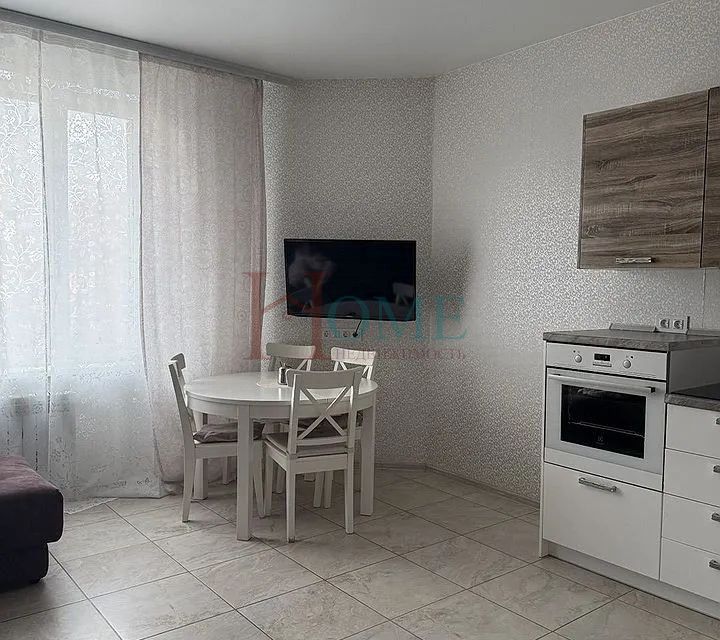 Сдаётся 2-комнатная квартира, 78 м²