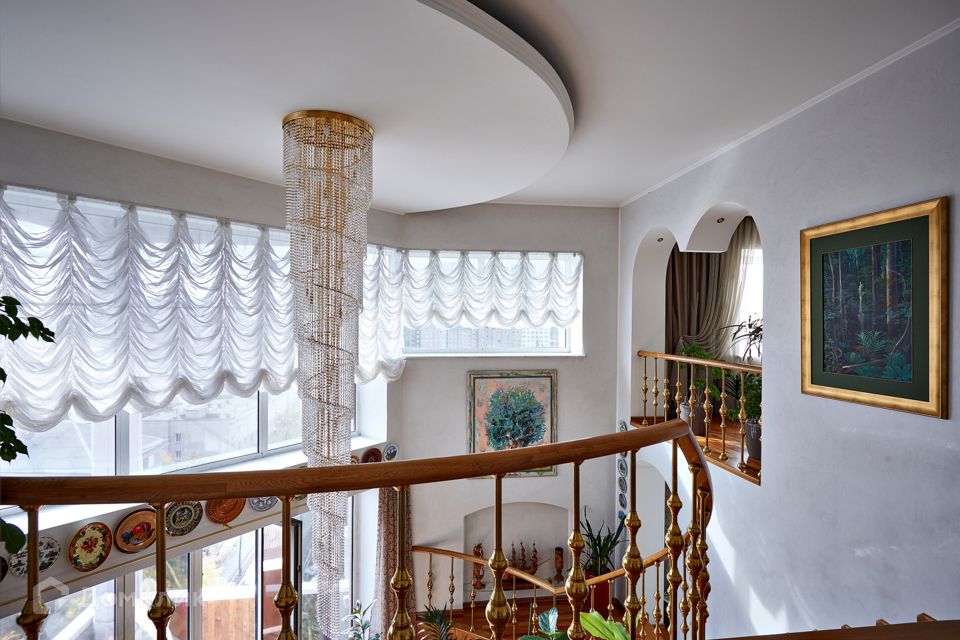 Продаётся 6-комнатная квартира, 284.5 м²