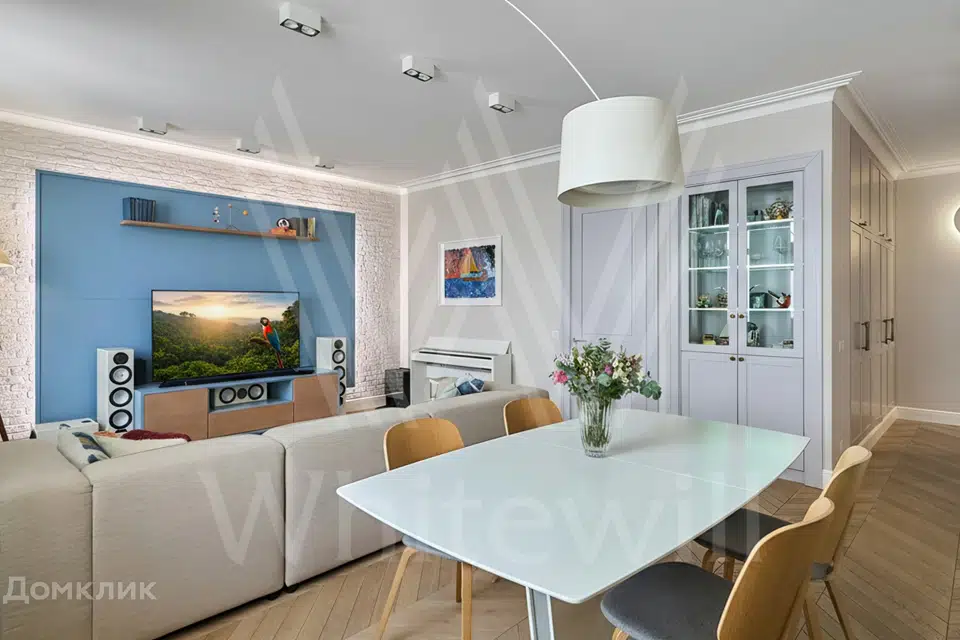 Продаётся 4-комнатная квартира, 127 м²