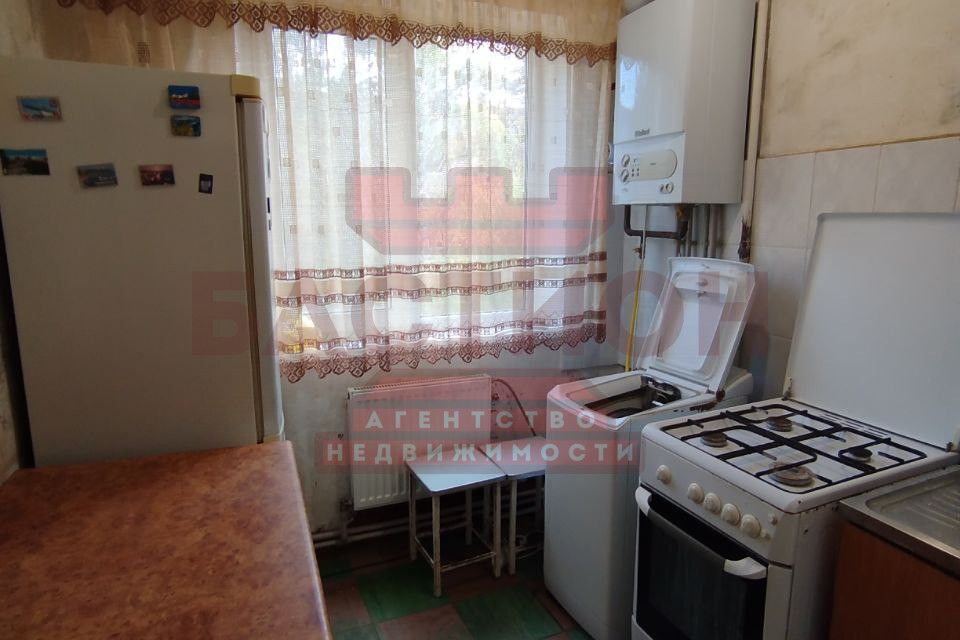 Продаётся 4-комнатная квартира, 61 м²