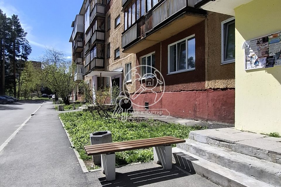 Продаётся 3-комнатная квартира, 61.4 м²