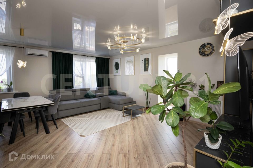 Продаётся 4-комнатная квартира, 70.2 м²