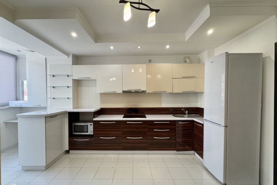 Продаётся 2-комнатная квартира, 69.5 м²