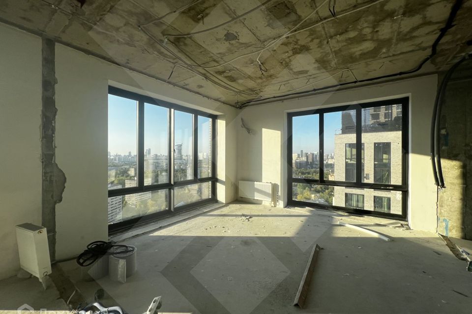 Продаётся 4-комнатная квартира, 126 м²