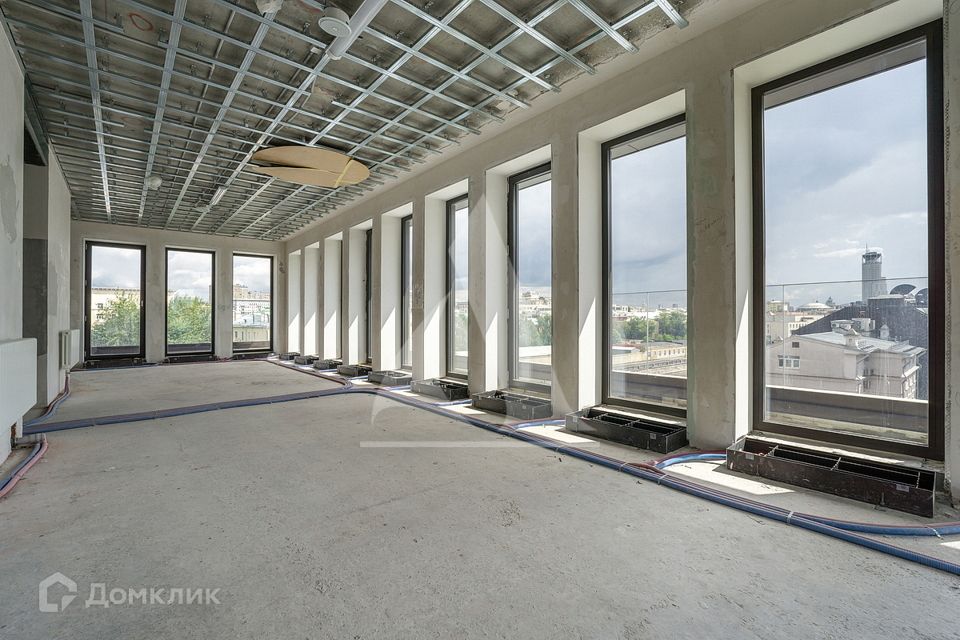Продаётся 6-комнатная квартира, 261.4 м²
