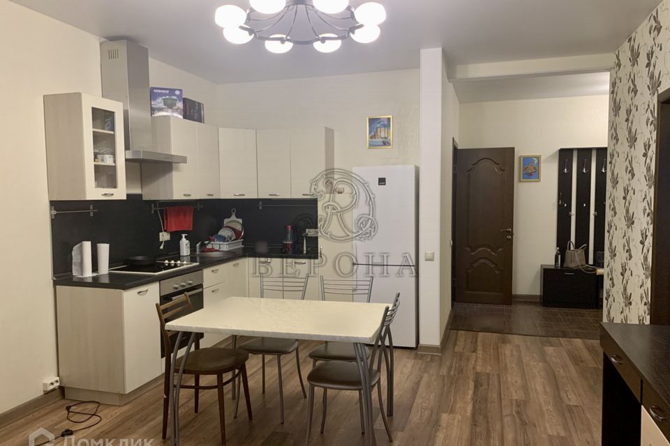 Продаётся 2-комнатная квартира, 63.8 м²