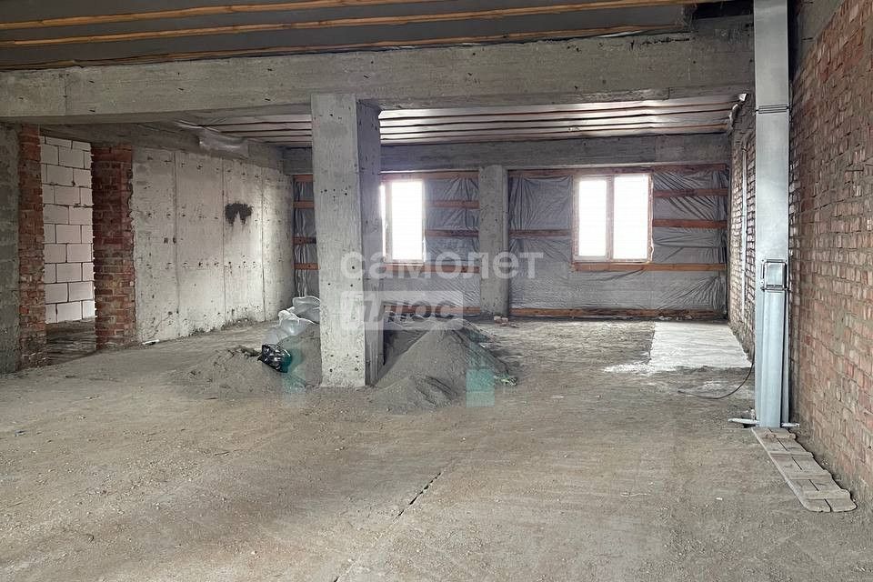 Продаётся 4-комнатная квартира, 110 м²
