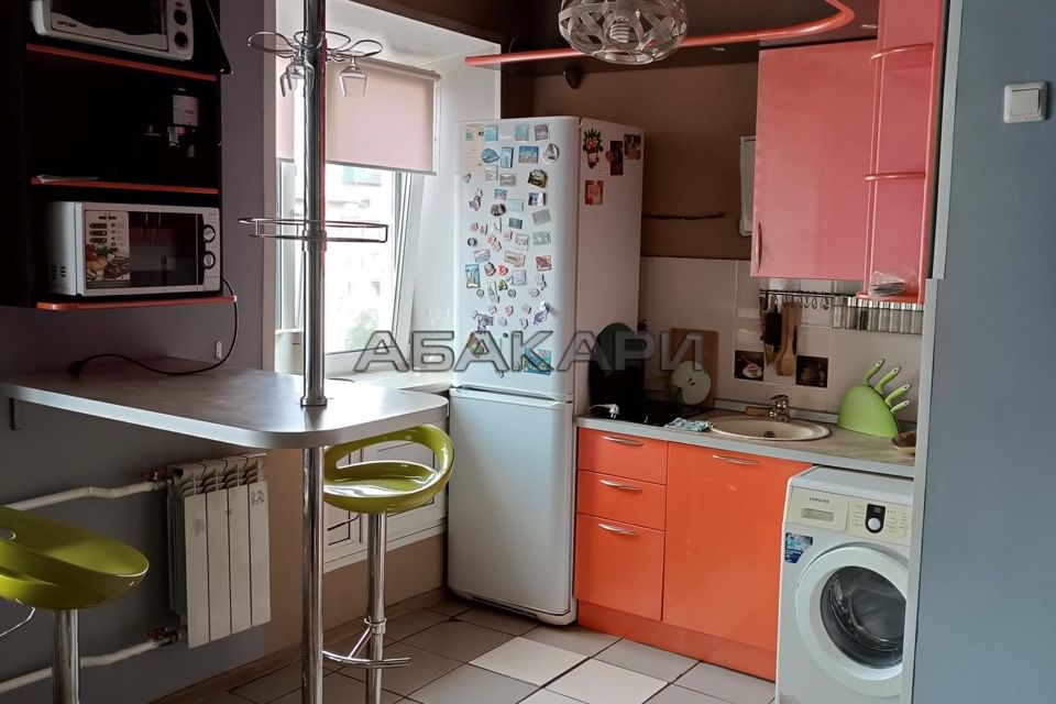 Сдаётся 1-комнатная квартира, 54 м²