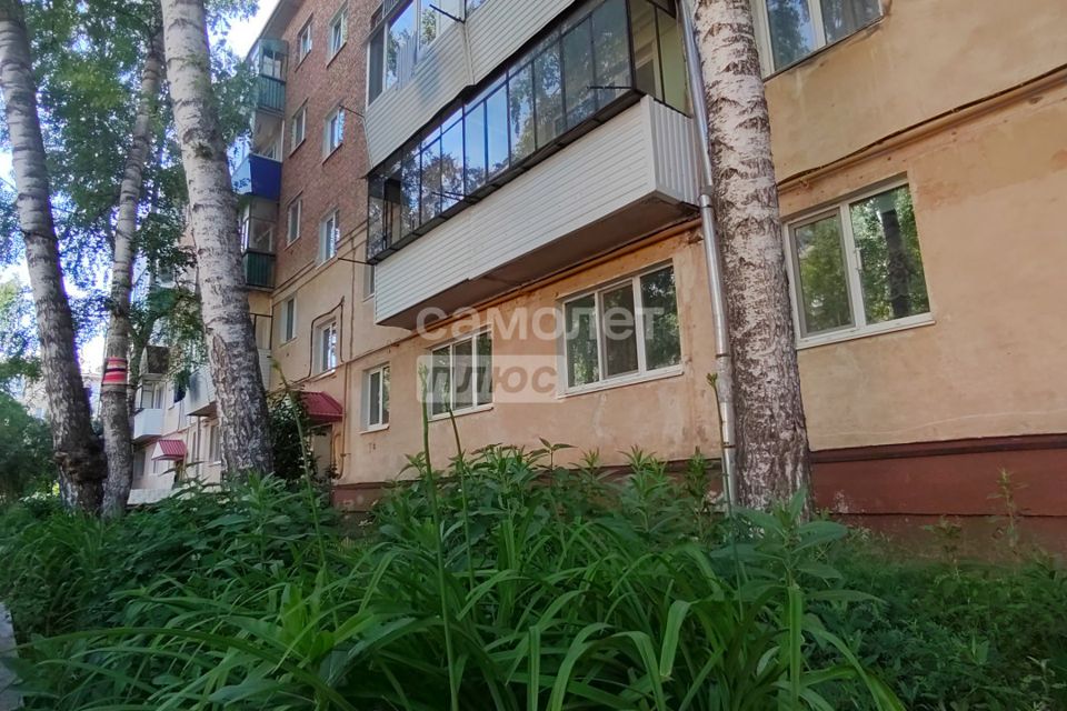 Продаётся 3-комнатная квартира, 50.5 м²