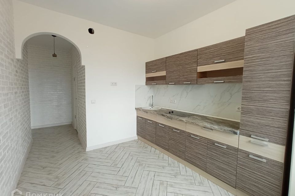 Продаётся 1-комнатная квартира, 42 м²