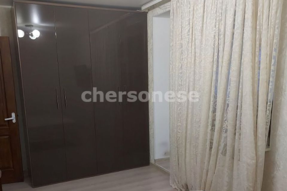 Продаётся 4-комнатная квартира, 107 м²