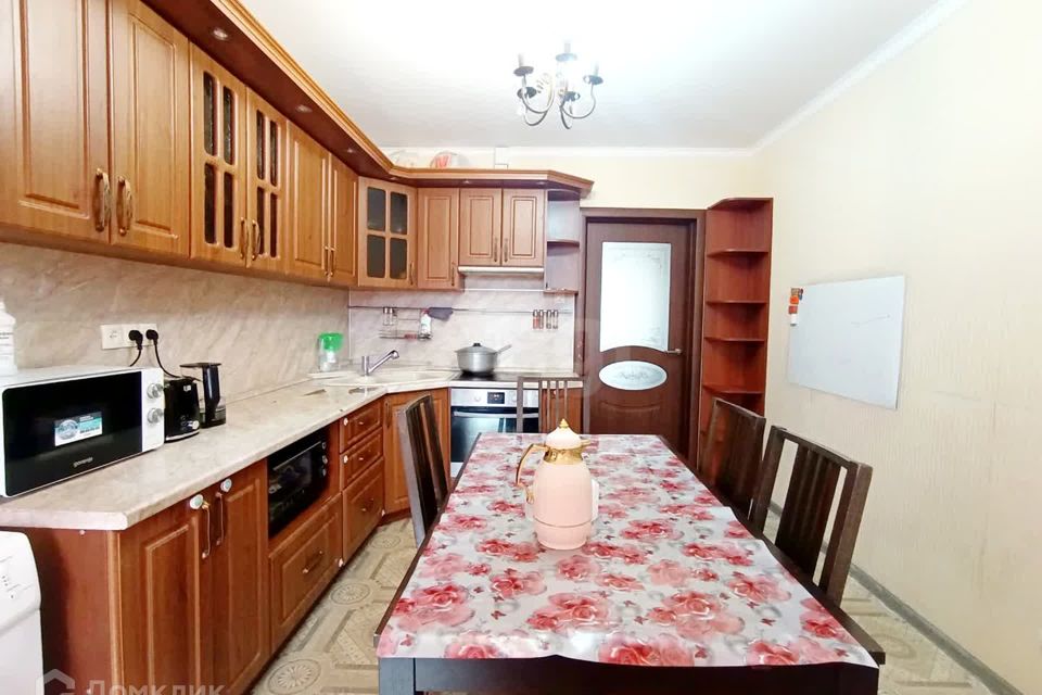 Продаётся 3-комнатная квартира, 65.4 м²