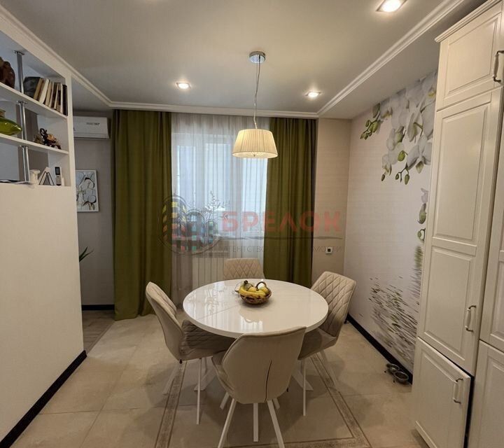 Продаётся 3-комнатная квартира, 92 м²