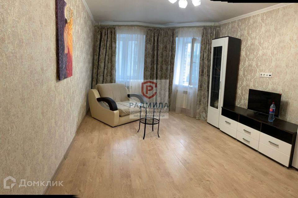 Продаётся 1-комнатная квартира, 42 м²
