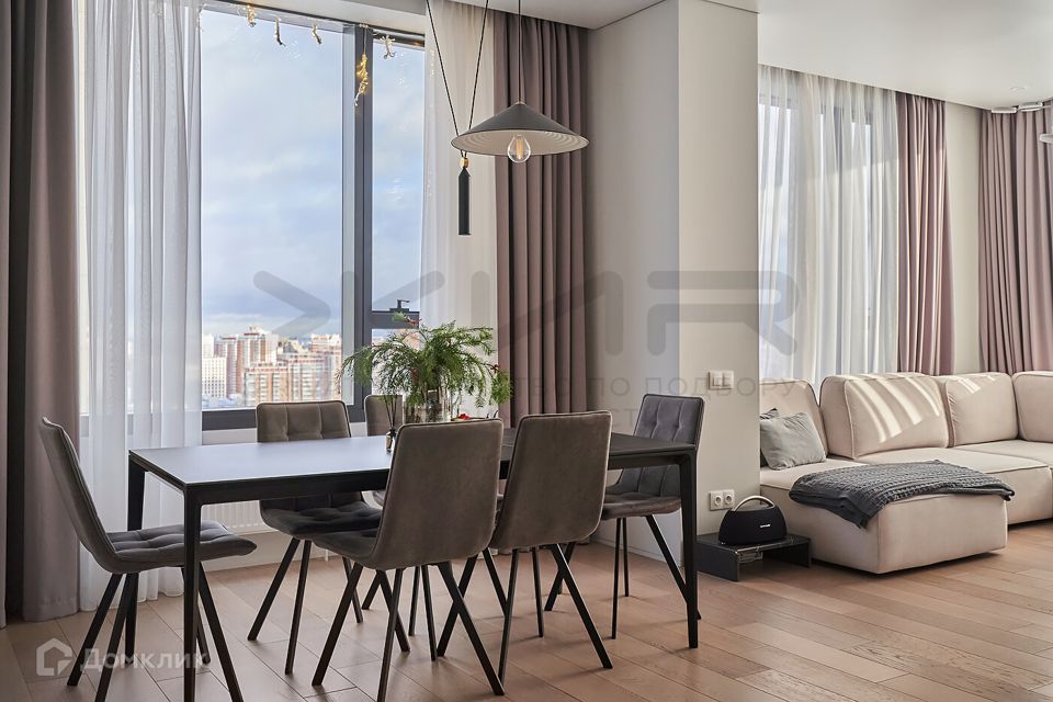 Продаётся 4-комнатная квартира, 109.1 м²