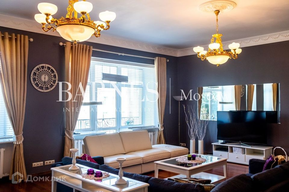 Продаётся 4-комнатная квартира, 165 м²