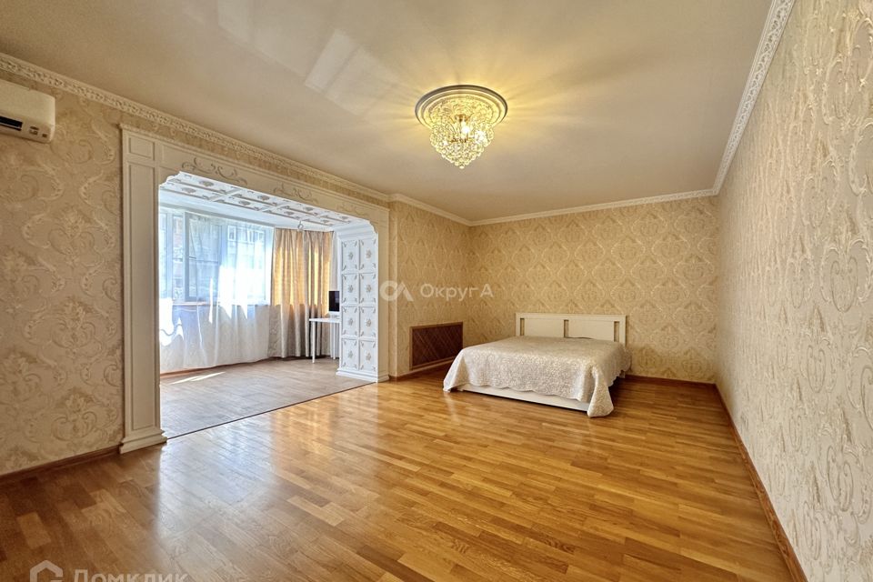 Продаётся 3-комнатная квартира, 110 м²