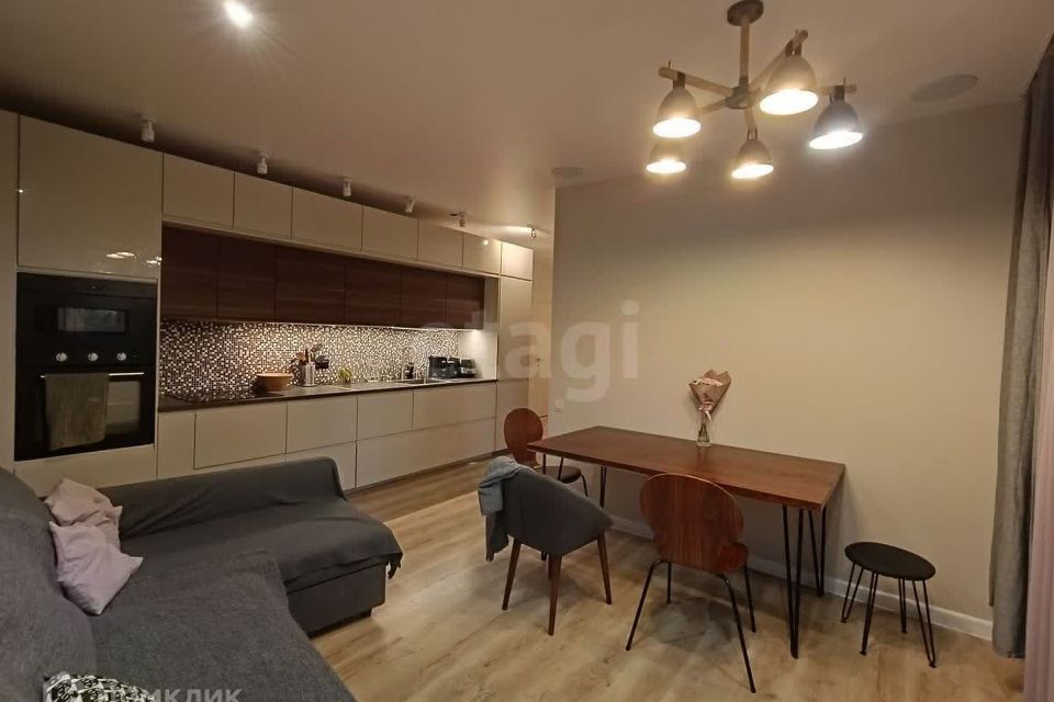 Продаётся 2-комнатная квартира, 76 м²