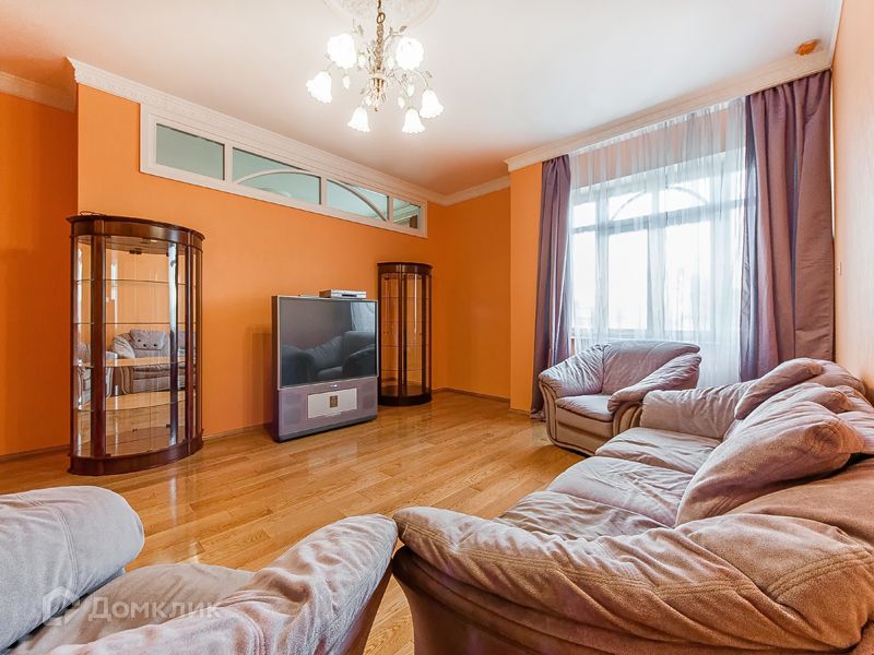 Сдаётся 4-комнатная квартира, 162 м²